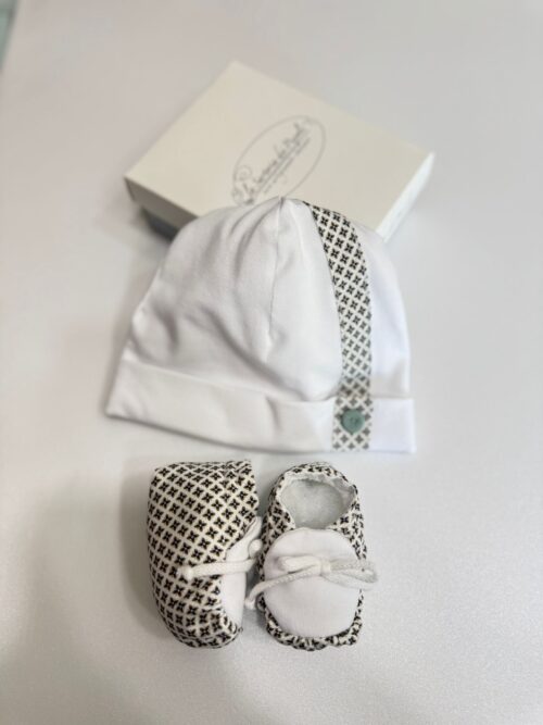 Set cappellino e scarpette in puro cotone La Sartoria Dei Piccoli